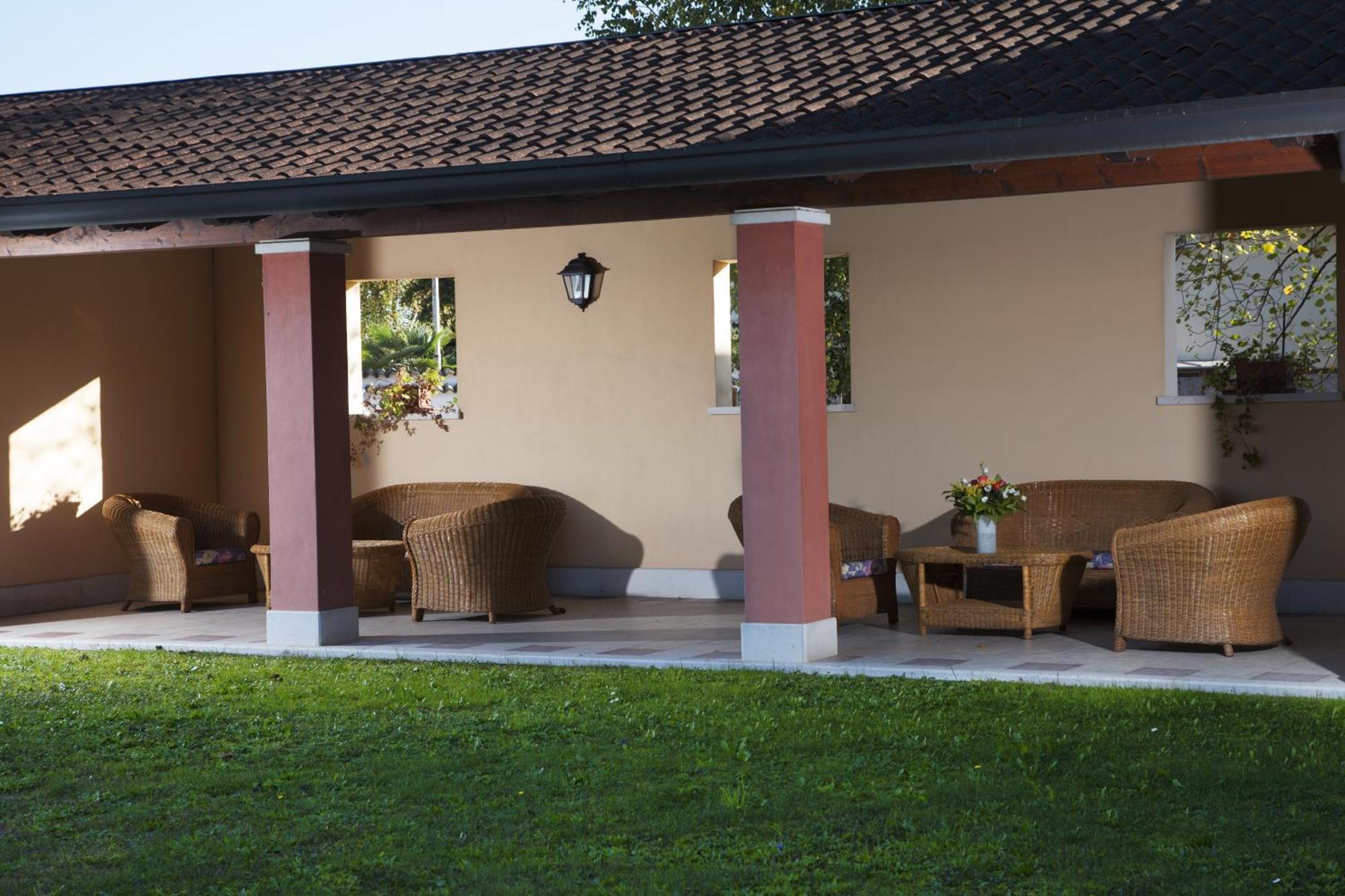 Hotel Naonis Cordenons Ngoại thất bức ảnh