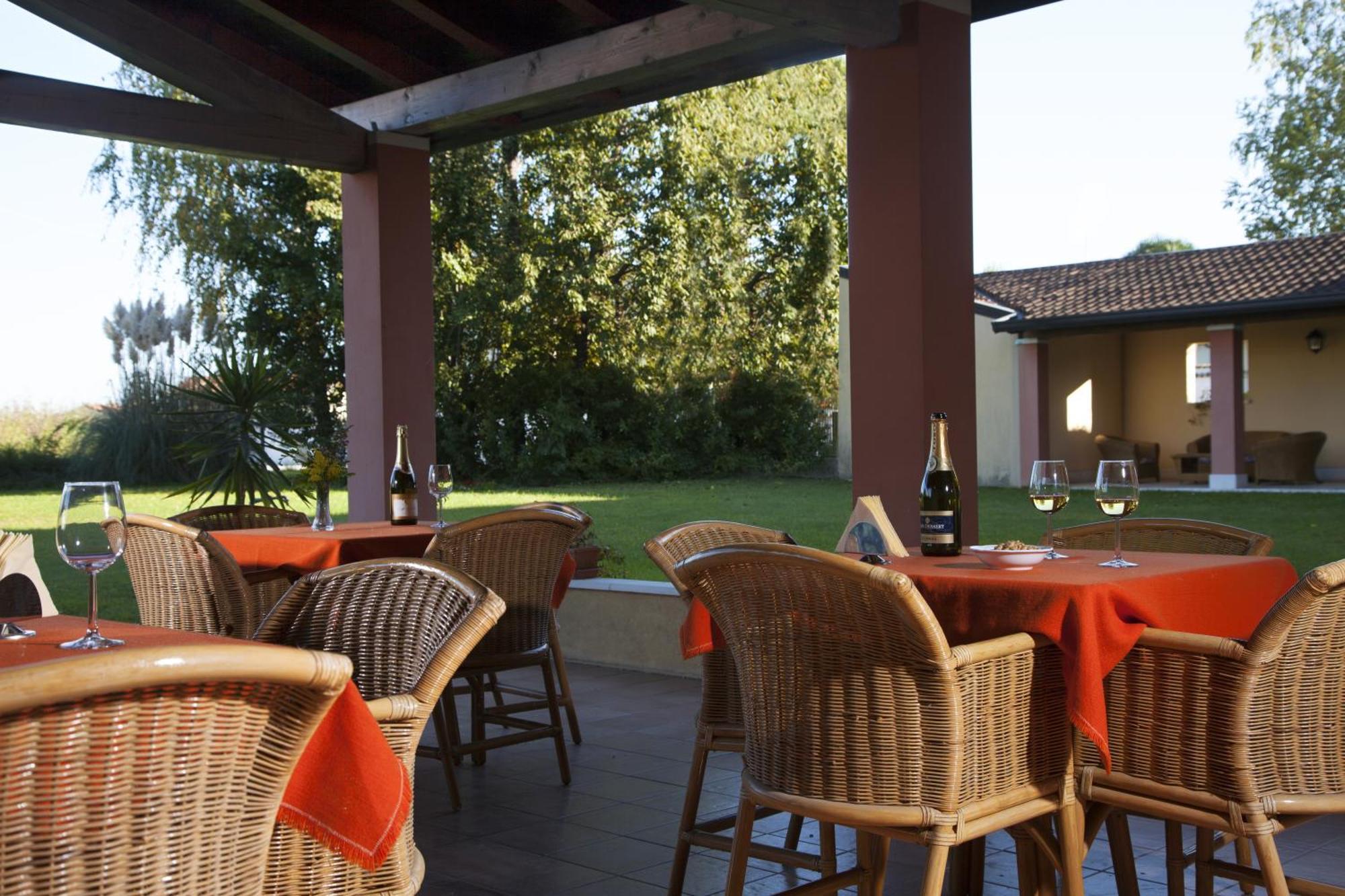 Hotel Naonis Cordenons Ngoại thất bức ảnh
