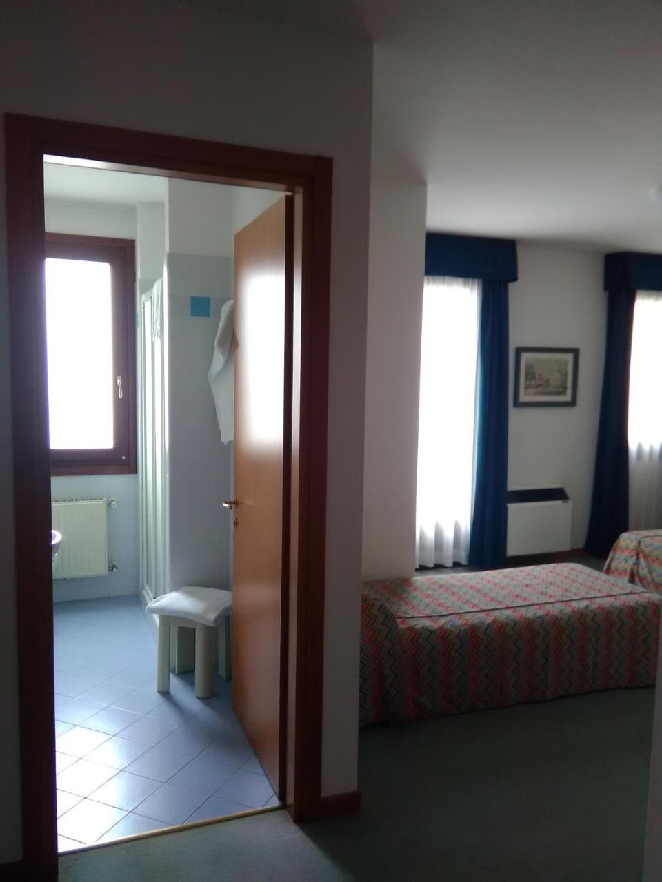 Hotel Naonis Cordenons Ngoại thất bức ảnh
